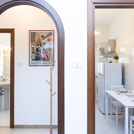 In Rome-garbatella Appartamento *