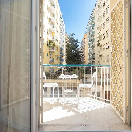 In Rome-garbatella Apartment